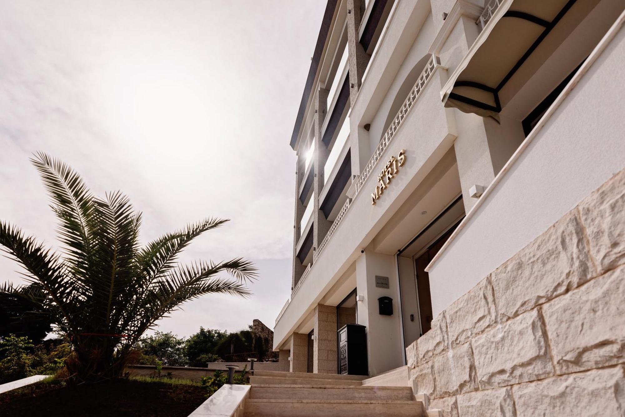 Hotel Maris Улцинь Экстерьер фото